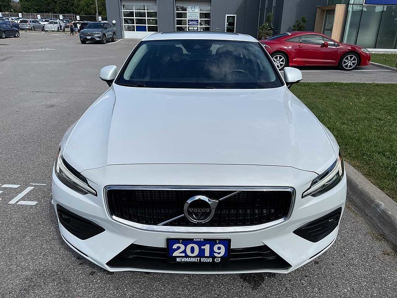 Volvo  T6 AWD Momentum Plus w/ Vision & Climate Package