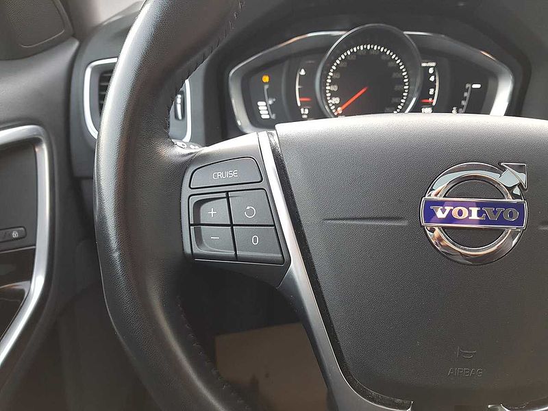 Volvo  T5 AWD Dynamic FINANCE 0.99% 24 MTHS O. A.C.