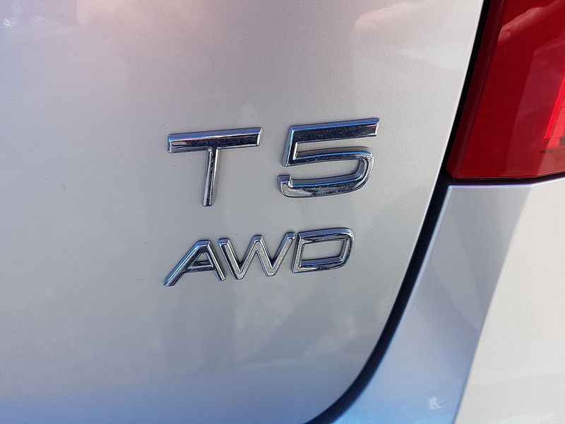 Volvo  T5 AWD A Premier Plus