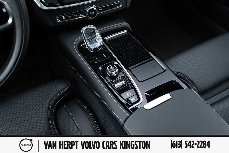 Volvo  T8 INSCRIPTION / 1.99% FINANCING (OAC)