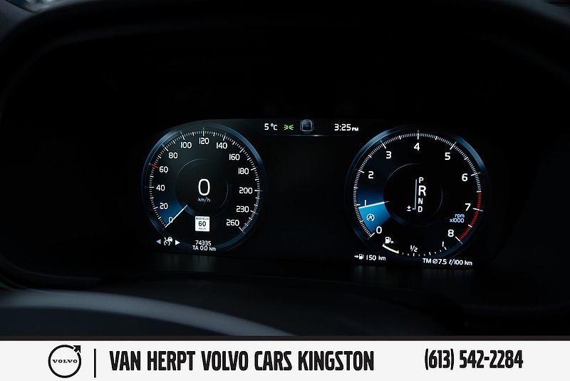 Volvo  T6 AWD Momentum