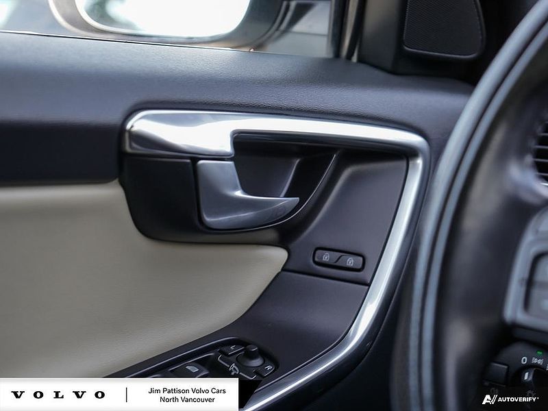 Volvo  T6 R-Design Platinum - LOCAL - ONE OWNER - NO ACCI