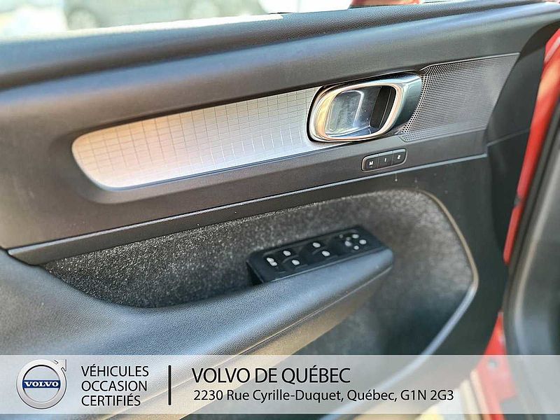 Volvo  T5 AWD MOMENTUM