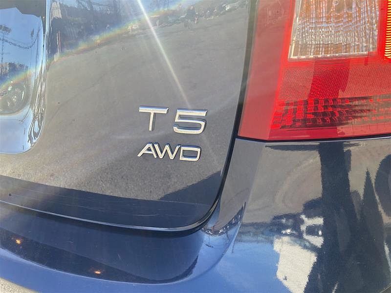 Volvo  T5 AWD A Premier Plus (2)